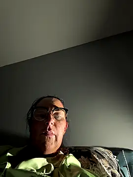 Snapshot of Angel-LinaX chatting on December 2025 09:11:01 PM Angel-LinaX online show from December 2025 09:11:01 PM