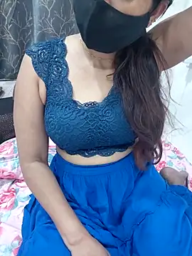 Aarti909090 online show from April 2026 06:24:02 PM