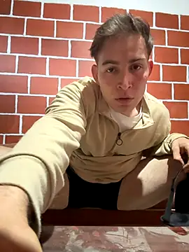 AlexanderBianchi2 online show from November 2025 07:34:02 PM