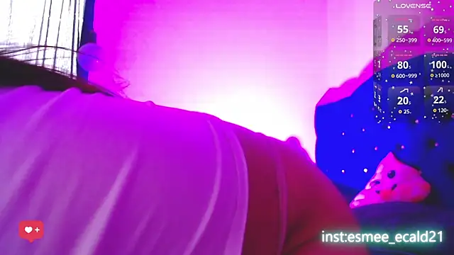 Snapshot of EsmeCaldwel chatting on November 2025 07:03:01 PM EsmeCaldwel online show from November 2025 07:03:01 PM