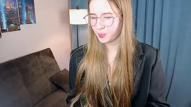 MowasaBritten online show from November 2025 01:55:01 PM