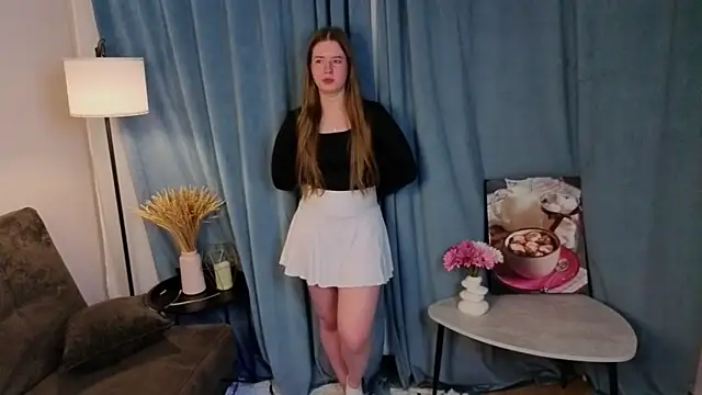 MowasaBritten online show from December 2025 04:05:01 PM