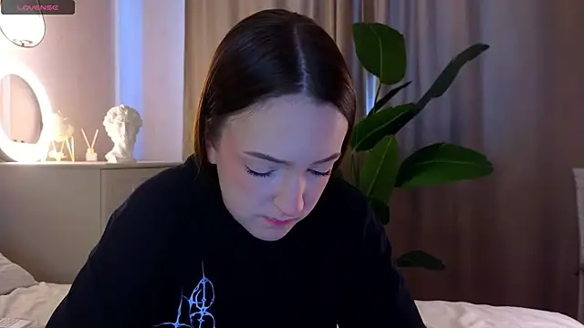 Snapshot of FrancesMason chatting on March 2026 06:19:01 AM FrancesMason online show from March 2026 06:19:01 AM