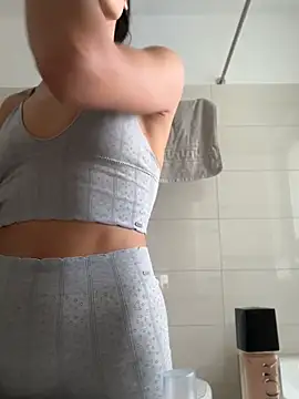 VickyM99 online show from April 2026 05:32:02 AM