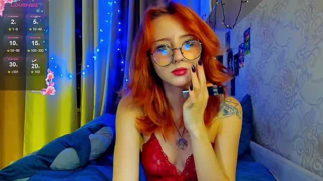 Snapshot of DragonflyLiza chatting on November 2025 12:04:02 PM DragonflyLiza online show from November 2025 12:04:02 PM