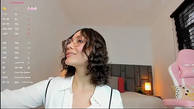 Snapshot of sara_ospinna chatting on November 2025 03:23:01 PM sara ospinna online show from November 2025 03:23:01 PM
