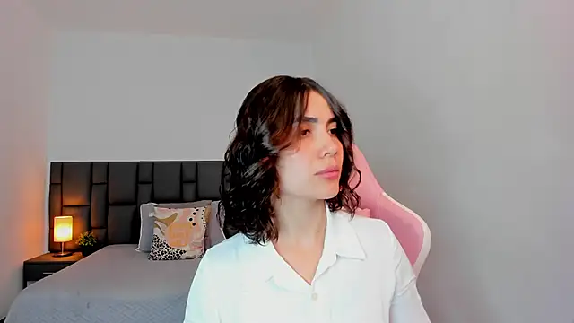 Snapshot of sara_ospinna chatting on December 2025 11:59:01 AM sara ospinna online show from December 2025 11:59:01 AM