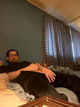 Snapshot of biggdaddyandqueenn chatting on November 2025 07:29:01 PM biggdaddyandqueenn online show from November 2025 07:29:01 PM