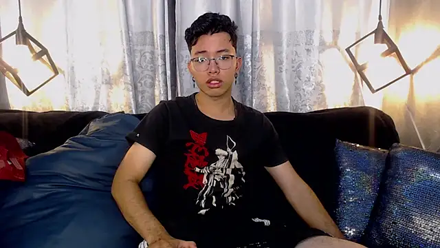 Snapshot of alexy_re chatting on November 2025 10:37:02 AM alexy re online show from November 2025 10:37:02 AM