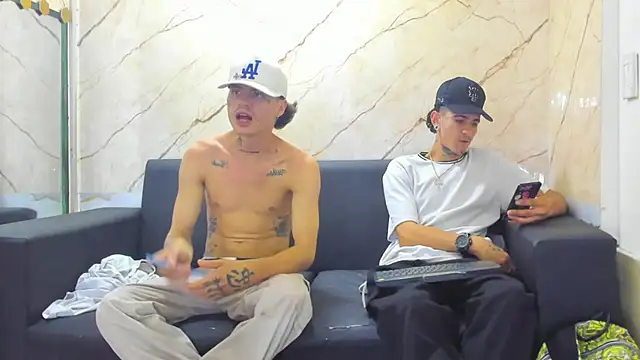 Kevinperlas online show from November 2025 08:29:02 PM