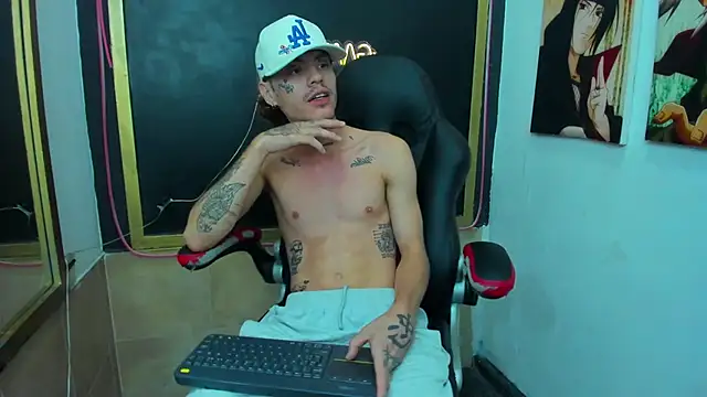 Kevinperlas online show from December 2025 08:29:01 PM