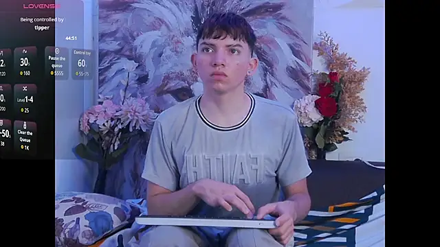 Oliver paris online show from November 2025 03:28:01 AM