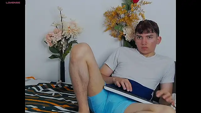 Oliver paris online show from November 2025 02:55:02 AM