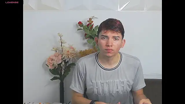 Oliver paris online show from December 2025 09:20:02 PM