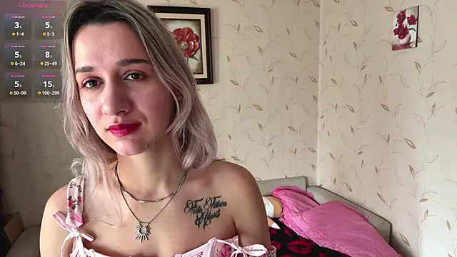 Auroragin online show from November 2025 09:12:02 AM