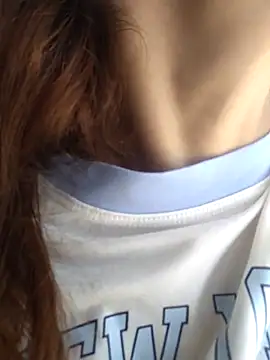 Xeena  online show from November 2025 02:39:01 PM