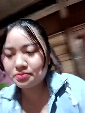 Bee-bgolden online show from November 2025 10:14:01 PM