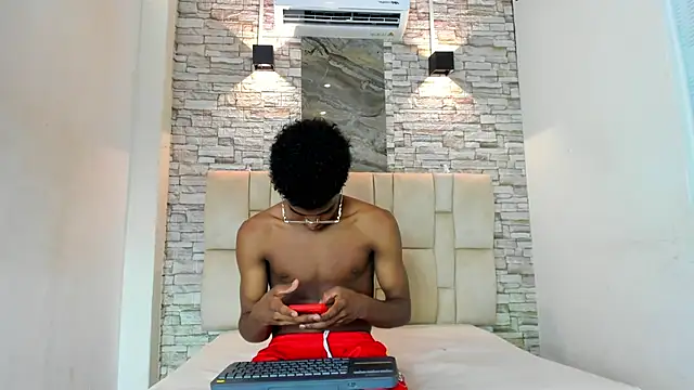 XAVI LEE online show from November 2025 07:49:02 PM