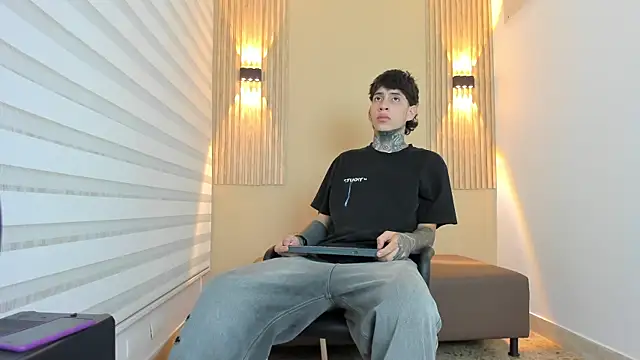 Snapshot of DANTE_ARMSTRONG chatting on November 2025 03:45:02 AM DANTE ARMSTRONG online show from November 2025 03:45:02 AM