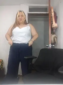 Snapshot of sharon-D chatting on November 2025 09:14:02 AM sharon-D online show from November 2025 09:14:02 AM