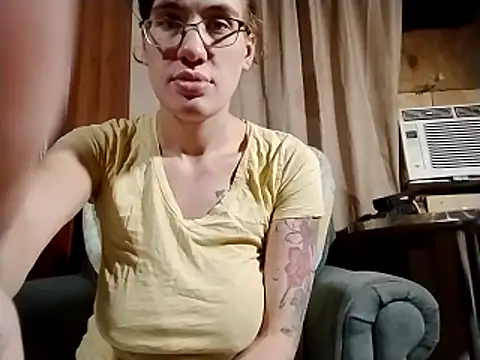 Snapshot of Harley_and_The_Joker chatting on November 2025 01:50:02 AM Harley and The Joker online show from November 2025 01:50:02 AM