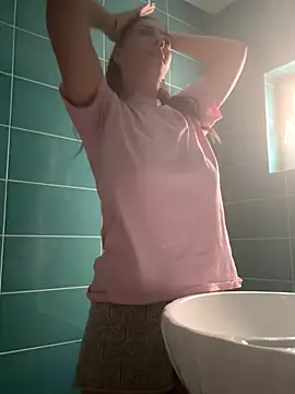 EdaQueen online show from November 2025 07:13:02 AM