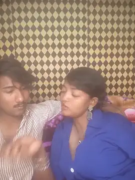 Freakingromance online show from April 2026 06:33:02 PM