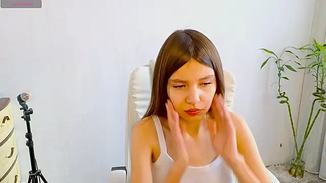 Little  Lunaa online show from February 2026 10:09:02 AM