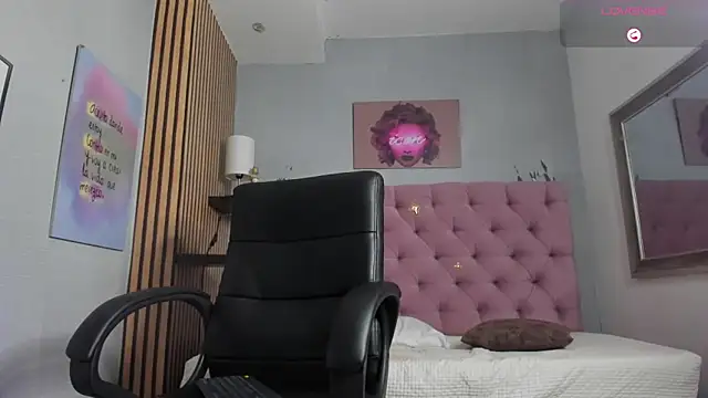 valentina  desire online show from April 2026 12:28:01 PM