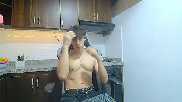 chris evans27 online show from November 2025 03:23:02 AM