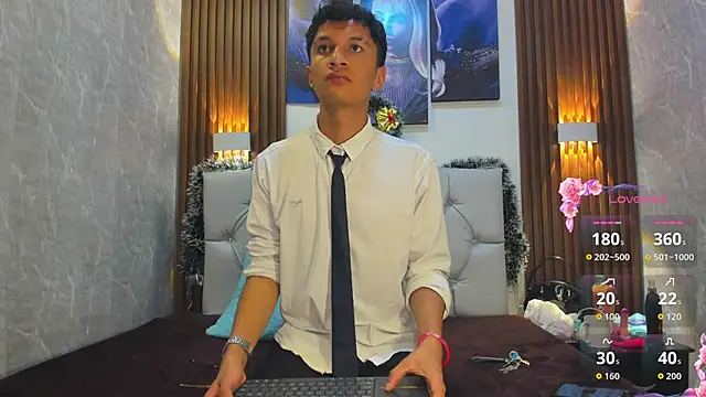 Snapshot of Elian_Julian chatting on November 2025 09:58:01 PM Elian Julian online show from November 2025 09:58:01 PM