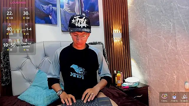 Snapshot of Elian_Julian chatting on November 2025 10:11:02 PM Elian Julian online show from November 2025 10:11:02 PM