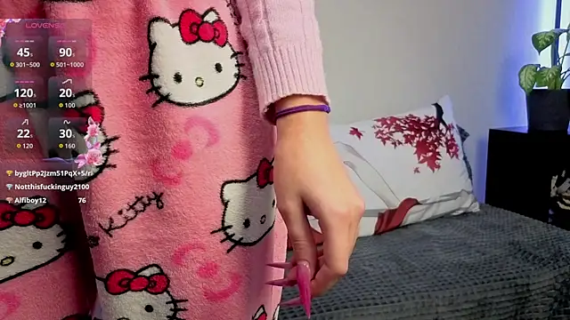 Snapshot of violetwluv chatting on November 2025 06:40:01 PM violetwluv online show from November 2025 06:40:01 PM