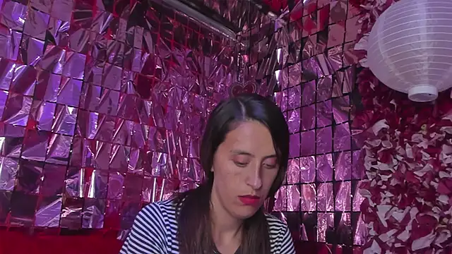 Snapshot of mia_luna_ed chatting on November 2025 05:08:01 PM mia luna ed online show from November 2025 05:08:01 PM