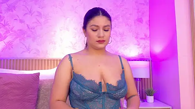 Snapshot of ValeriaMonet chatting on May 2026 01:39:02 PM ValeriaMonet online show from May 2026 01:39:02 PM