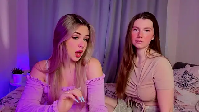 Snapshot of MelitaMoote chatting on November 2025 08:09:01 AM MelitaMoote online show from November 2025 08:09:01 AM