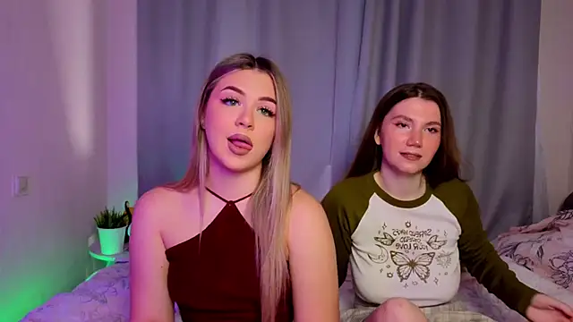 Snapshot of MelitaMoote chatting on November 2025 06:18:02 AM MelitaMoote online show from November 2025 06:18:02 AM