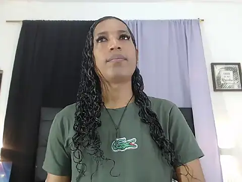 Snapshot of MiaCoock chatting on November 2025 01:33:01 PM MiaCoock online show from November 2025 01:33:01 PM