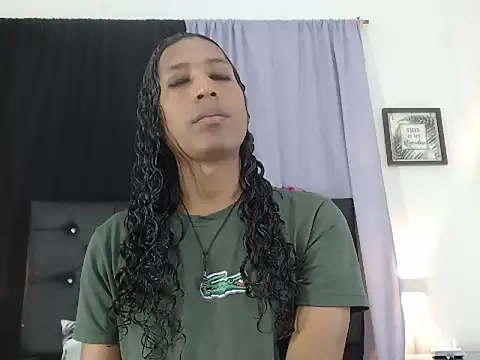 Snapshot of MiaCoock chatting on November 2025 12:26:01 PM MiaCoock online show from November 2025 12:26:01 PM