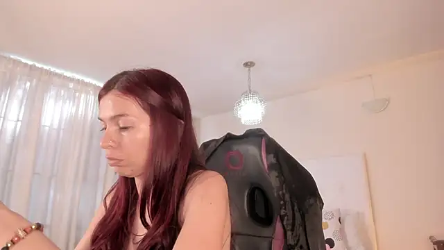 Snapshot of Emi_Rosee chatting on November 2025 12:38:01 PM Emi Rosee online show from November 2025 12:38:01 PM