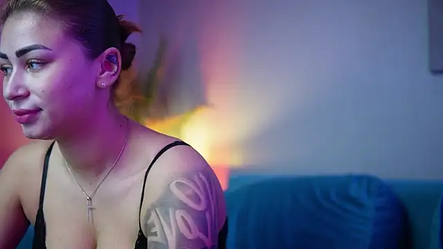 AmeliaJupiter online show from November 2025 08:41:01 PM