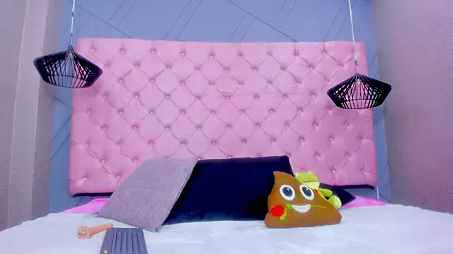 Mia Horney online show from December 2025 01:27:01 PM