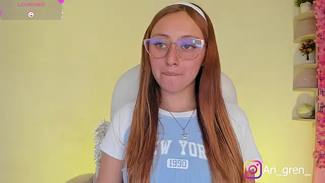 Arianna Gren18 online show from December 2025 02:03:01 PM