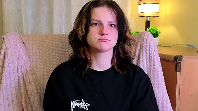 LatinaHuguenin online show from April 2026 09:19:01 PM