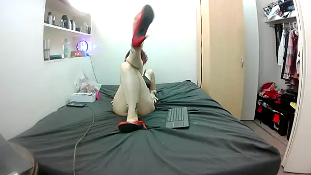 Snapshot of Empress_Lilith chatting on May 2026 02:35:01 PM Empress Lilith online show from May 2026 02:35:01 PM