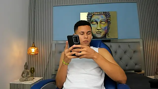 Snapshot of Liams18 chatting on April 2026 03:12:01 AM Liams18 online show from April 2026 03:12:01 AM