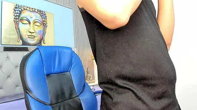 Snapshot of Liams18 chatting on April 2026 04:19:01 AM Liams18 online show from April 2026 04:19:01 AM