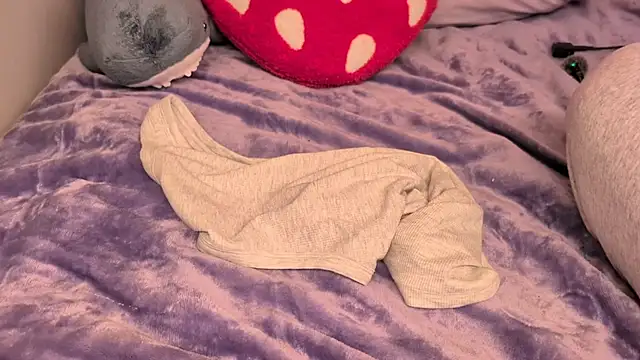 chloehollis online show from November 2025 08:30:01 PM