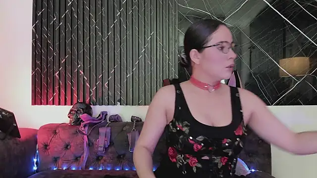 Snapshot of Obsidian_mistress chatting on November 2025 06:19:02 PM Obsidian mistress online show from November 2025 06:19:02 PM