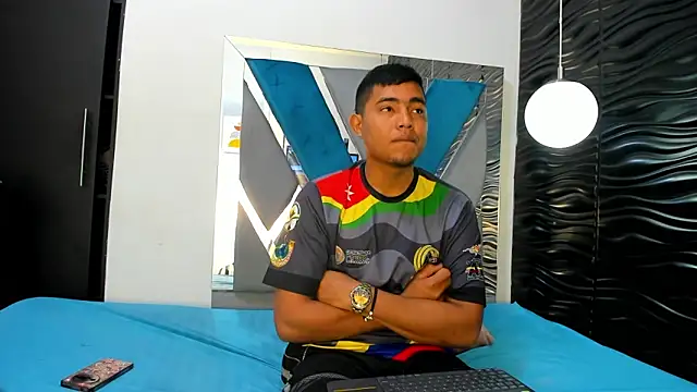 Naty And Maxx online show from January 2026 11:38:02 AM